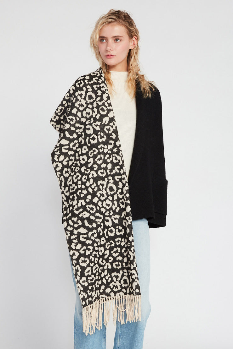 [BACK IN STOCK] Soft Reversible Leopard Scarf