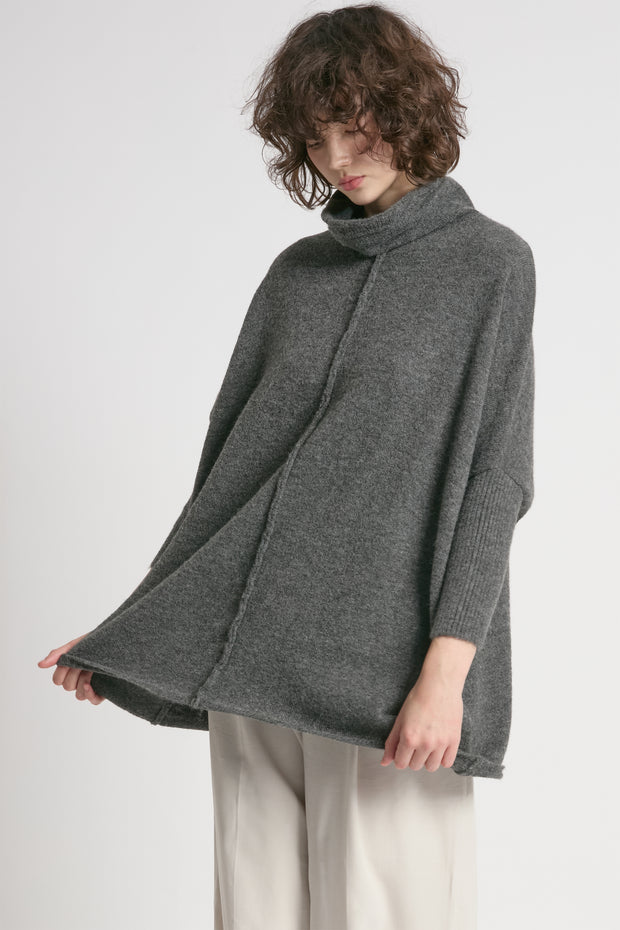 Seam Turtleneck Soft Sweater