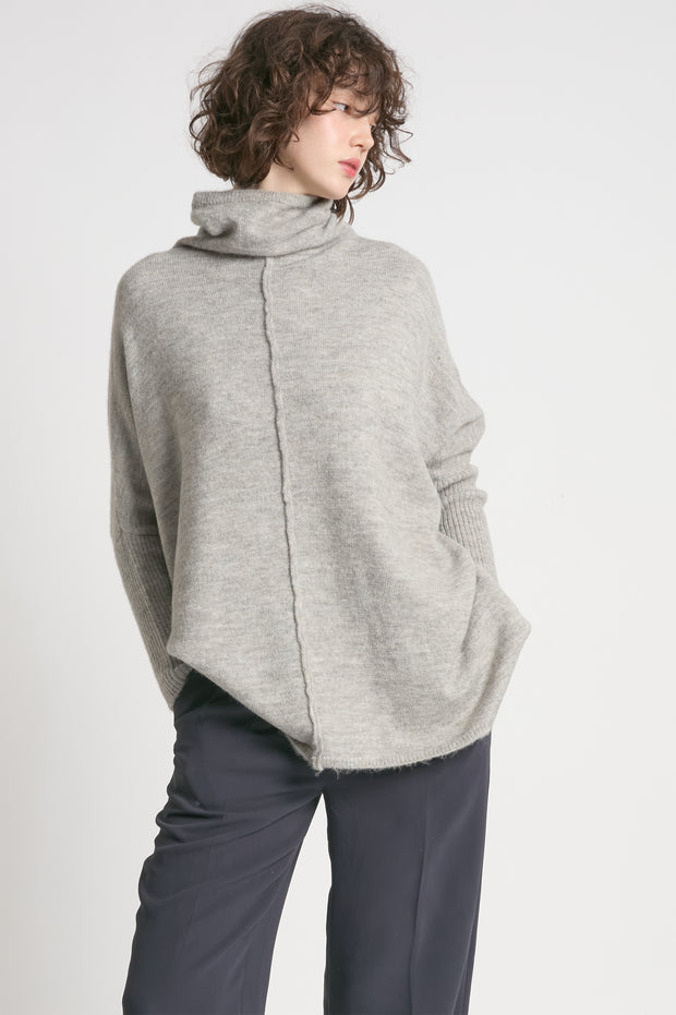 Seam Turtleneck Soft Sweater