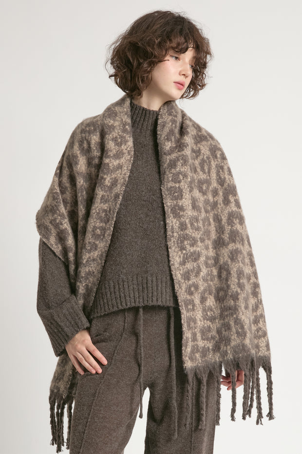 Knitted Animal Print Tassel Scarf