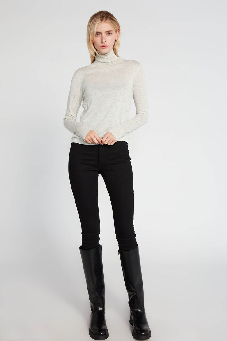 [BACK IN STOCK] Turtle Neck Lightweight Sweater