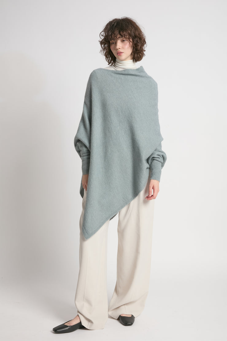 Basic Triangle Poncho with Sleeves