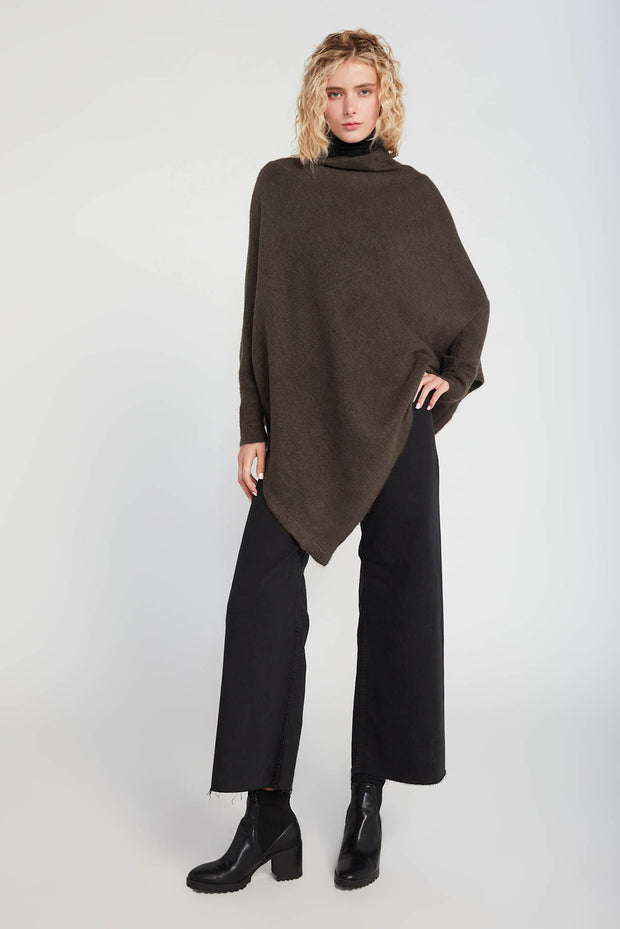 Basic Triangle Poncho with Sleeves