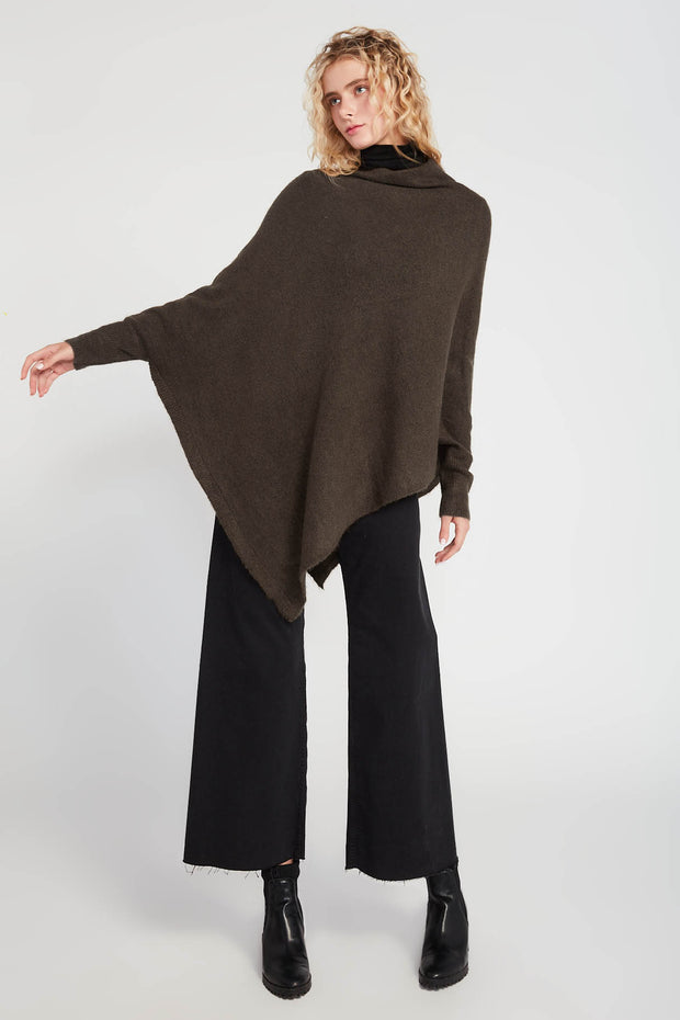 Basic Triangle Poncho with Sleeves