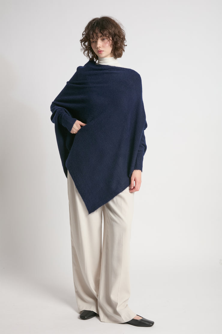 Basic Triangle Poncho with Sleeves